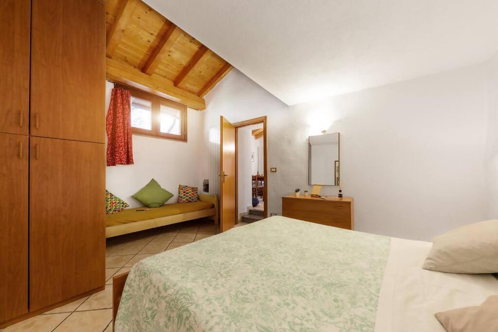Dimora Gilles Aosta Valley Bard Room photo